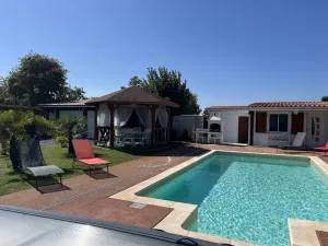 Image of Charmant Logement Saisonnier Avec Piscine