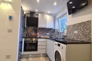 Image of THE ONE- luton 1 bed, free parking