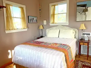 Image of Treetop retreat. Perfect for one or two.