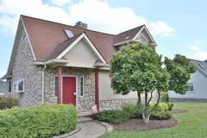 Image of Delightful Cottage With Seasonal Pool\/Hot Tub