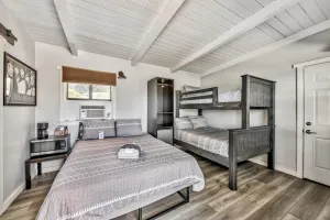 Image of WWM 10 · 10 Family Adventure bunk suite, explore, relax