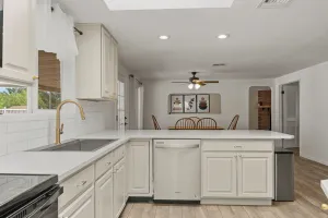 Image of ☀️LUXE 4BR\/2BTH Mountain View vacation • Pool & Grill • Central LOC • Private
