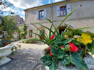 Image of Country house in an unusual location.  Free ascent. Sleeps 6\/8.