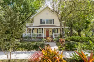Image of Boho getaway - walkable to downtown Fort Myers!