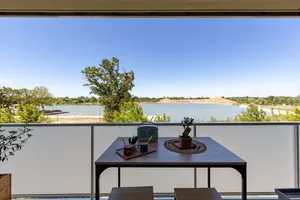 Image of Studio cosy vue lac, randos, spirou, près avignon