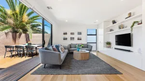 Image of Como Villa Family Retreat close to beach and shops