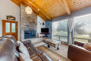 Image of Family home with private hot tub, pool access & game room - dog-friendly