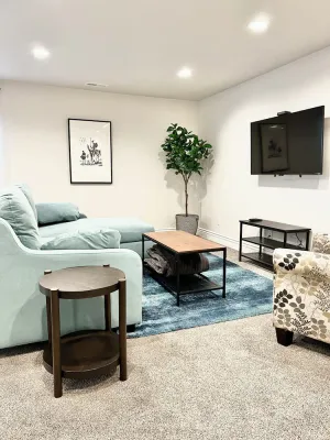 Image of Spacious 2 Bed\/1 Bath Basement Getaway - Sleeps 6