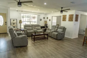 Image of Beautiful Family Home Near Airport, I-10, Shopping