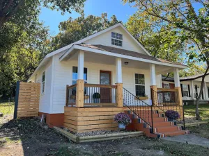 Image of The Archer House - 1 Block from Spring River.  2 Bedrooms + Loft Bedroom!