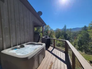 Image of Stop scrolling! This is the one you need! Dog friendly & HOT TUB! Casino, tubing