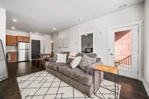 Image of New Condo by Downtown\/Bars\/Wineries\/Horseshows