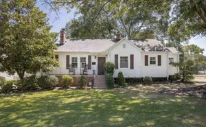 Image of Fully renovated Overbrook Bungalow! Close to DT Greenville