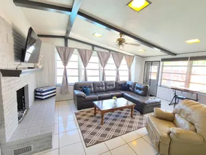Image of ☀Shelley Casa, 3BR\/2BA,Stunning- ✔Pool✔WHOLE HOUSE