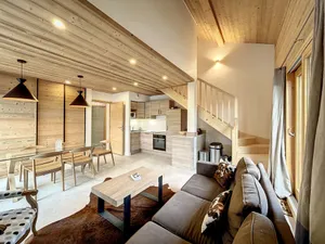 Image of Bel appartement 4 pièces près du village, parking inclus - FR-1-560-115
