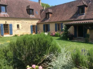 Image of Authentic Périgourdine, spacious and charming, with flower-filled garden