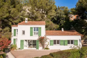 Image of La Tancade, villa pour 8 personnes avec vue mer à 5 minutes de la plage de L'Almanarre à Hyères