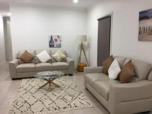 Image of Cherry Villa 3: Luxurious 3BR Inner City Townhouse. Free WIFI.