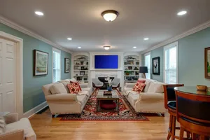 Image of Newly renovated pet friendly 5-bedroom property!  Walk to village!