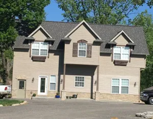 Image of 3 Bedroom Home - Lake Views on 3 Sides