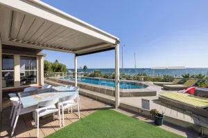 Image of Glenelg Beach House With Private Beachfront Pool