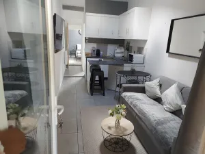 Image of Large studio (annex house) near Paris