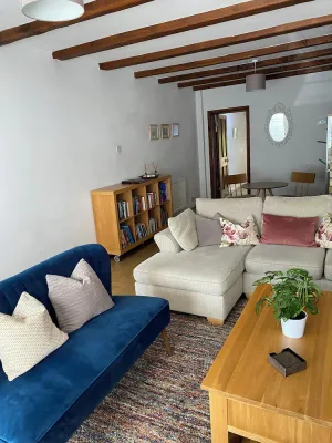 Image of Charming 3BR Victorian Cottage in the historic town of Colnbrook, Berkshire