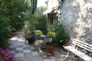 Image of Relax, quiet, and swim at the heart of the mountains of Vaucluse