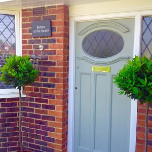 Image of Gorgeous Designer Luxury  Home, 2 Mins from Sea, Sleeps 6.