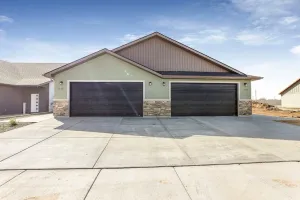 Image of New construction duplex, clean & comfortable 1075