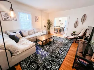 Image of Cozy Craftsman | East Hyde Park