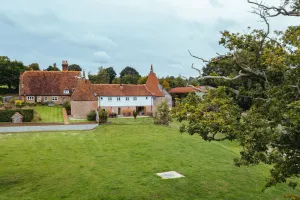 Image of Converted barn \/ Oast House with amazing views and EV chargers