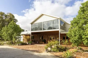 Image of Mary's Retreat 5x2 with Pool\/Bush Escape