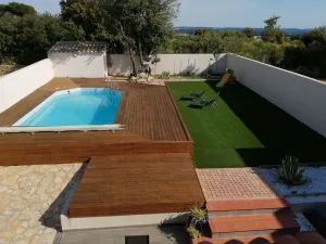 Image of House villas with swimming pool on Nîmes