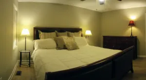 Image of Clean, Comfortable & 5 mins from HPU, Furniture Market, and Hospitals