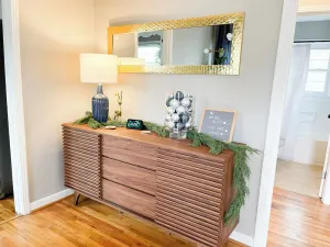 Image of Christmas is Coming! / 29 Miles to Nash, 1 Mile Downtown Gallatin