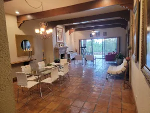 Image of NICE CONDO NEAR I10 WITH 4 QUEEN BEDS VIEWS OF 2 COUNTRIES,  AND 3 STATES.