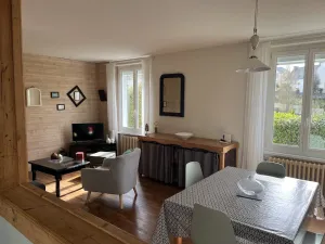 Image of Pleasant house between sea and city
