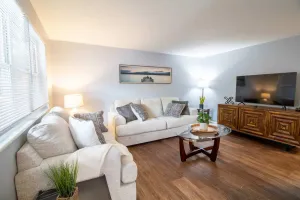 Image of Centrally located near High St