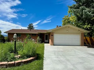 Image of Spectacular Mountain View in South Denver!