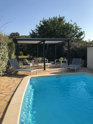 Image of Comfortable air-conditioned rental private heated pool 2 bedrooms linen provided