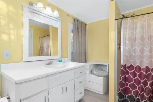 Image of Spacious 4BR Durham Nest @ Linwood