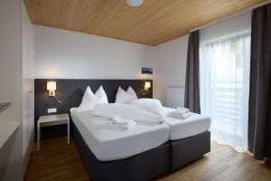 Image of 4526 Alpin 26