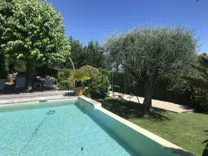 Image of Magnificent villa with swimming pool, in a quiet location. Great performances