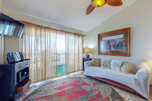 Image of Bayview Condo with Shared Pool, Beach Nearby - Snowbirds Welcome