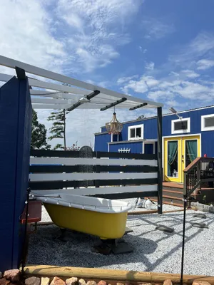Image of Tiny House\/w outdoor cast-iron shower\/tub