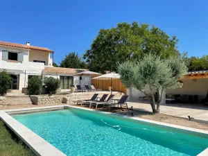 Image of Provencal bastide - sleeps 10 - 5 bedrooms - private swimming pool