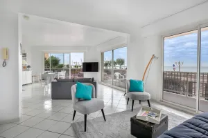 Image of Ideal seafront location for 6