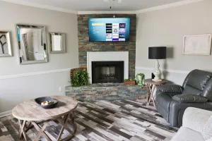 Image of Cozy Home 1\/2 mile from Chief Ladiga