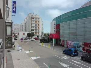 Image of Studio rénové avec balcon à 100m de la plage et piscine - 4 personnes - Les Sables-d'Olonne - FR-1-331-204